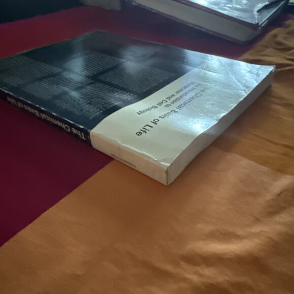 CHEMICAL BASIS OF LIFE: INTRODUCTION TO MOLECULAR & CELL BIOLOGY HC(FC-39-2) - Picture 4 of 10